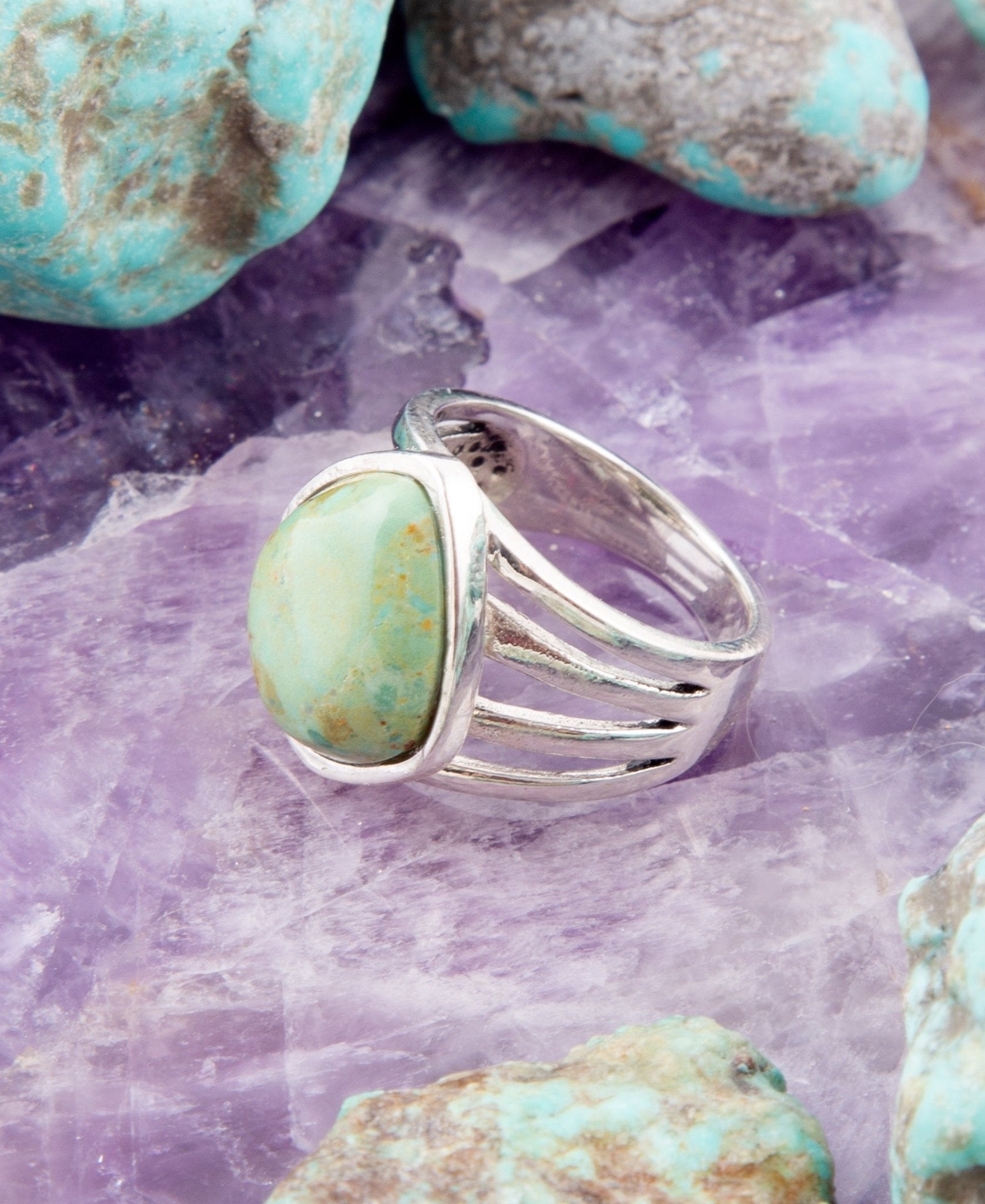 Classy Sterling Silver Blue Turquoise Ring