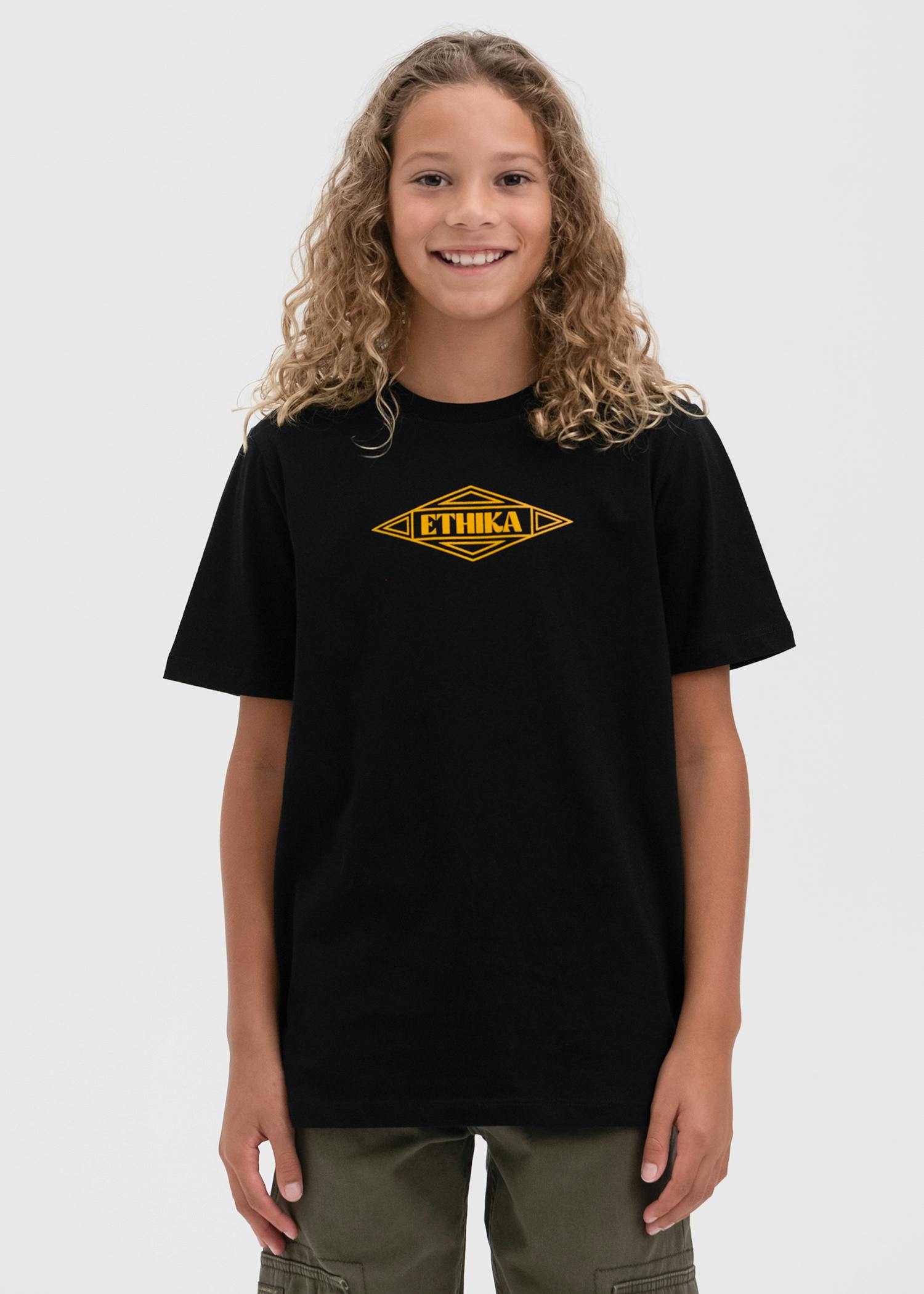 Dimante Crest | Boys Graphic Tee