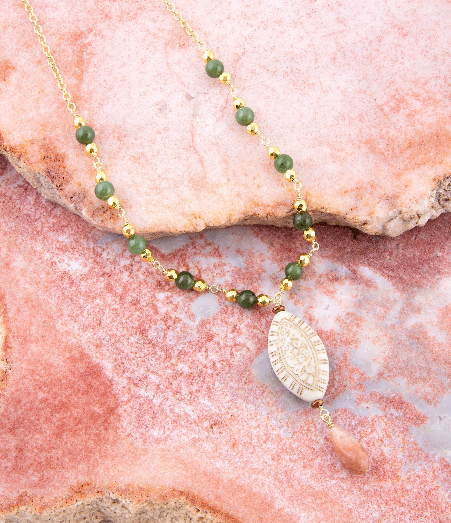 Green Jade and White Golden Pendant Necklace